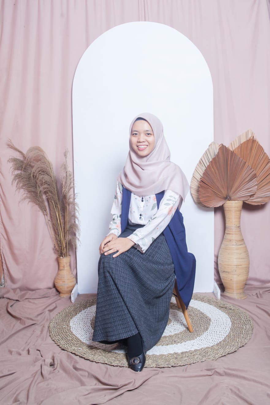 Dila Nur Laila, M. Kom