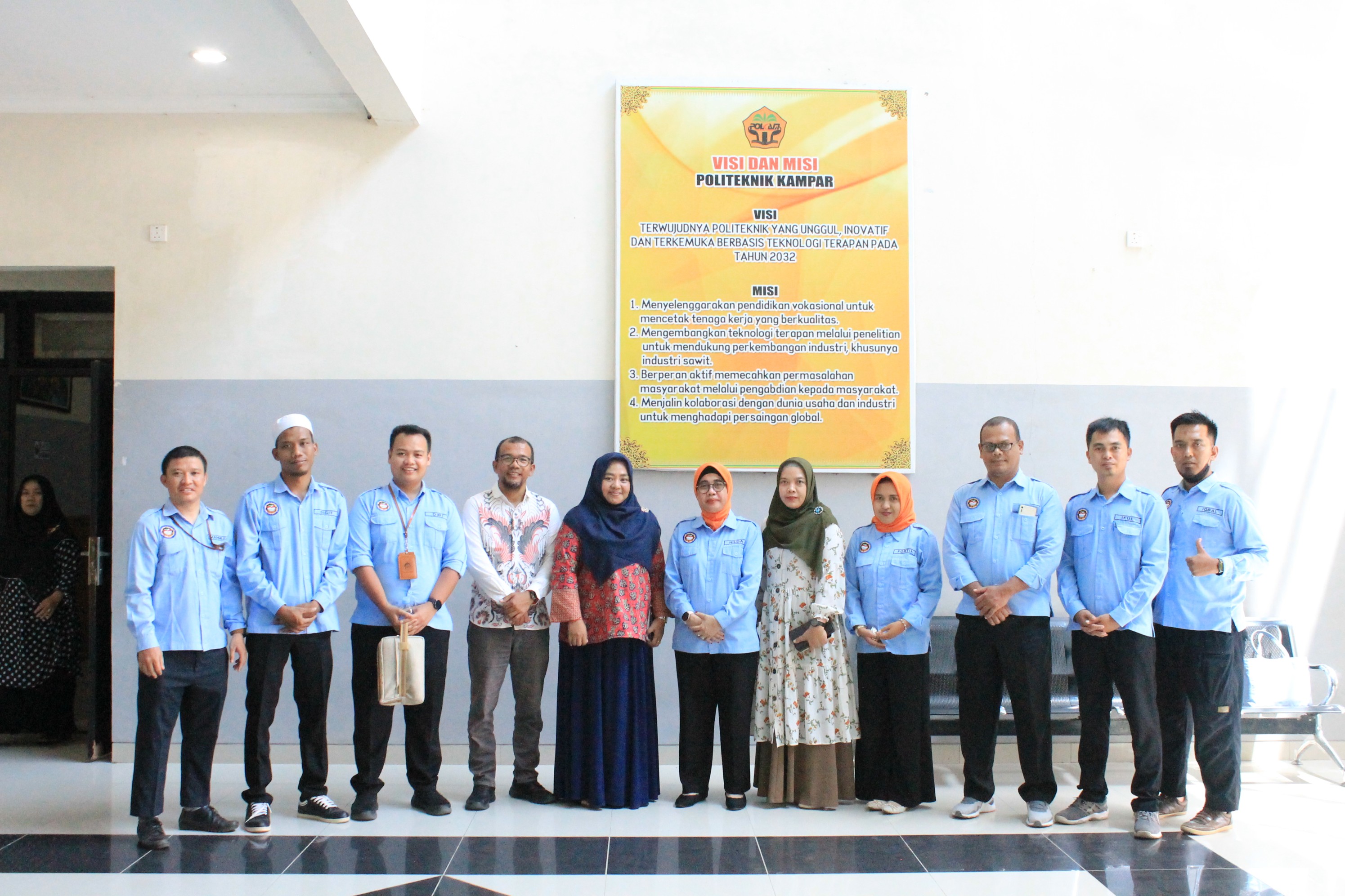 Kunjungan Kaprodi Teknik Elektronika ke Politeknik Kampar Riau