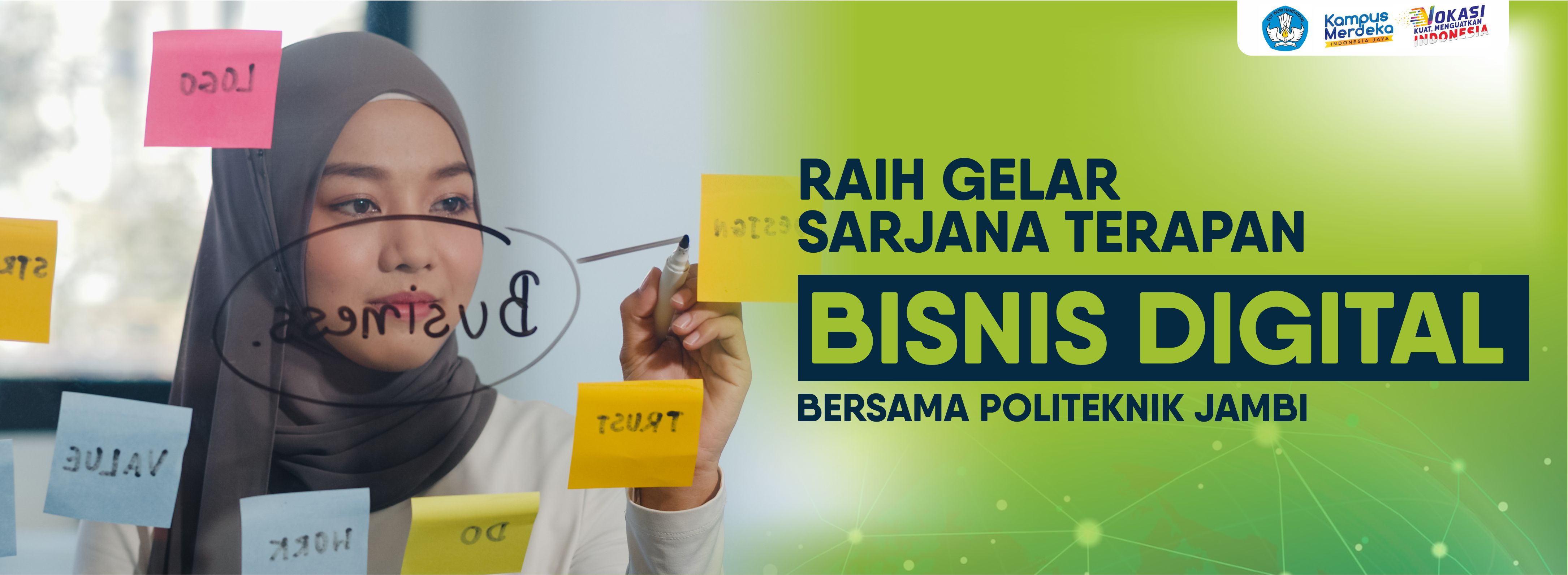 Raih Gelar Sarjana Terapan Bisnis Digital Politeknik Jambi
